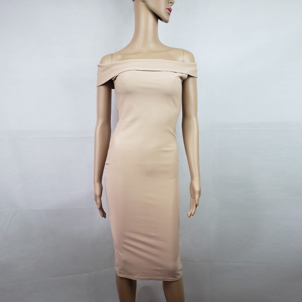 🔴SALE🔴 boohoo Night Tan off the shoulder Dress